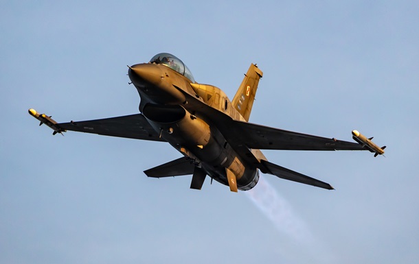 Польша подняла истребители из-за обстрела Украины Россией