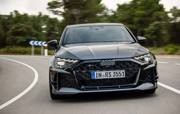 Audi представила лимитированный RS3 к юбилею знаменитого двигателя бренда