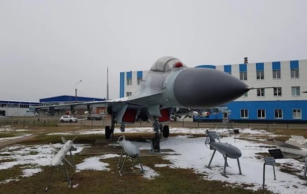 В Иркутске обрушилась эстакада на авиазаводе, есть пострадавшие