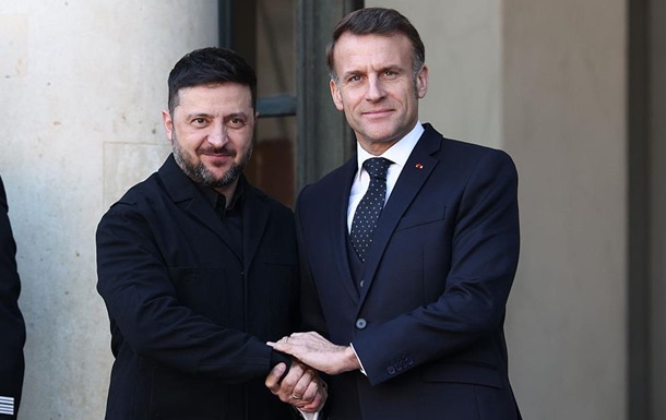 Зеленский приехал в Париж для встречи с Макроном