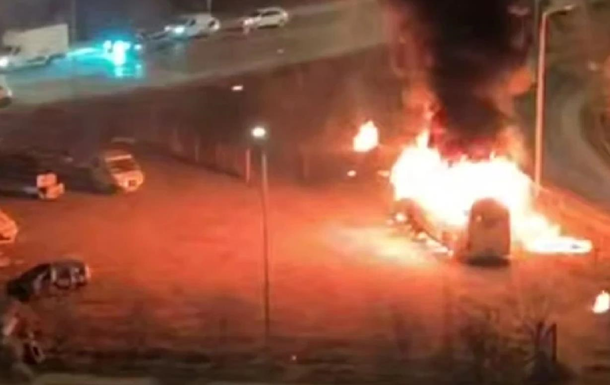 Во Львове прогремел взрыв: горит автобус