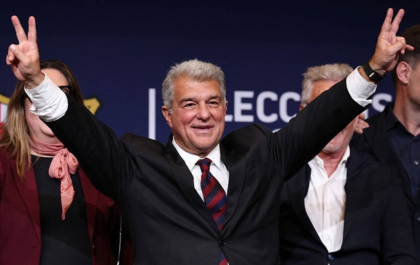 Лапорта подтвердил продление контракта с Фликом