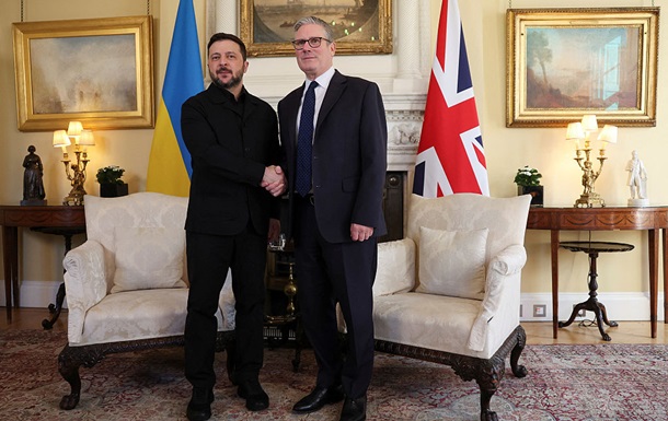 Зеленський та Стармер підписали заяву про стратегічне партнерство