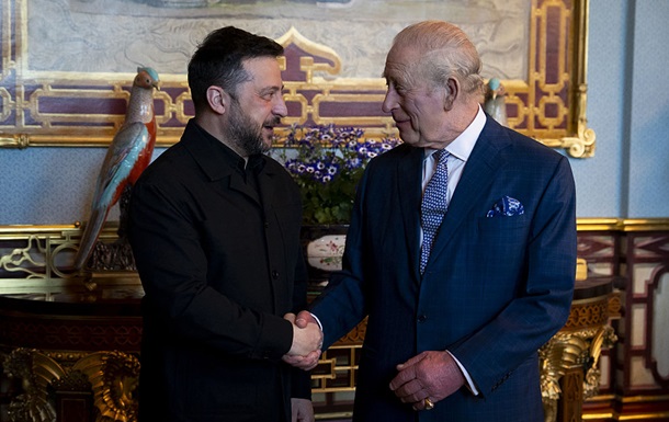 Зеленский сделал подарок королю Великобритании