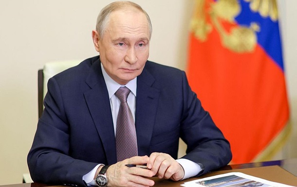 Путин перестал использовать свои  бежевые  кабинеты - СМИ