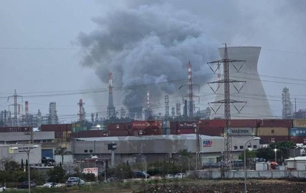 Иран нанес удар по НПЗ в израильской Хайфе - СМИ