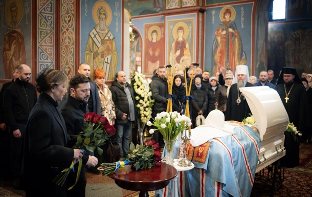 Зеленский попрощался с патриархом Филаретом