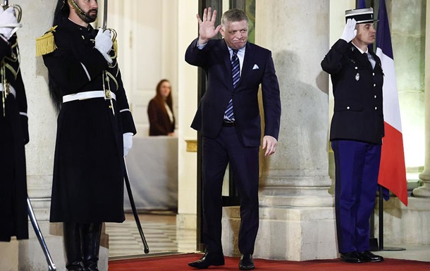 Фіцо допустив блокування кредиту для України