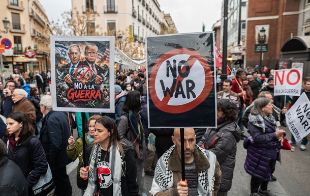 Опрос: американцы недовольны войной в Иране