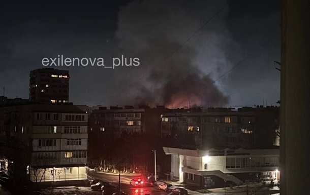 У Севастополі стався вибух у п ятиповерхівці: палають три поверхи