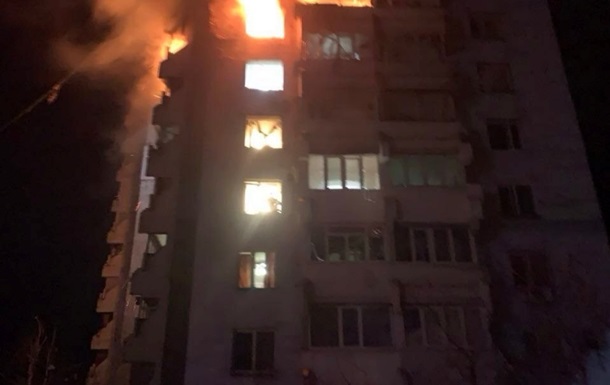 В Запорожье дрон попал в высотку, есть пострадавшие