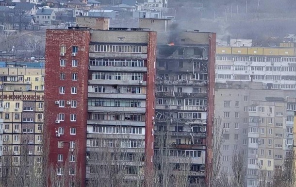 Россияне атаковали многоэтажный дом в Днепре