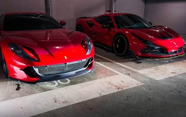 Более 500 000 долларов. В Киеве заметили парковку с эксклюзивными Ferrari