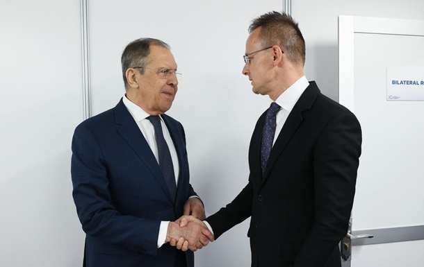 Сийярто подтвердил, что общается с Лавровым во время заседаний ЕС