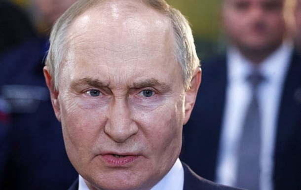 В России заявили о рекордном падении рейтинга Путина