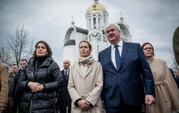 Делегация ЕС почтилa память погибших в Буче