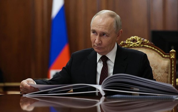 Путин перестал выезжать из Москвы - СМИ