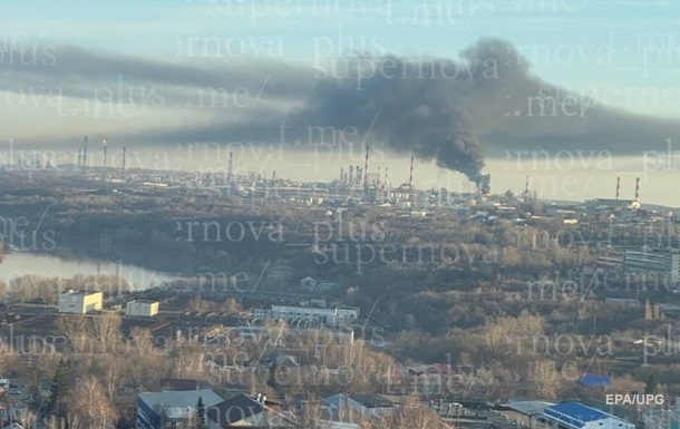 Российскую Уфу атаковали БПЛА, снова горит НПЗ