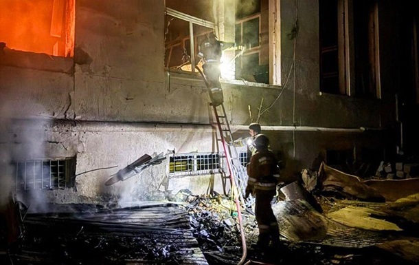 Харьков атаковали БПЛА: пожар и разрушения