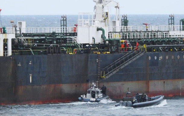 Швеция из-за разлива нефти задержала танкер, находящийся под санкциями