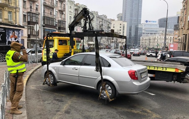 В Киеве резко подорожает эвакуация автомобилей