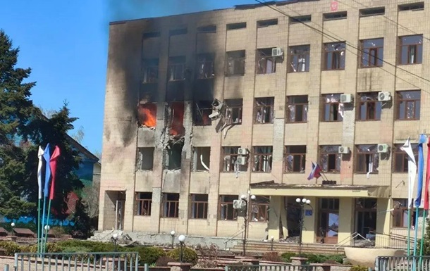 Дрони атакували адмінбудівлю окупантів у Старобільську