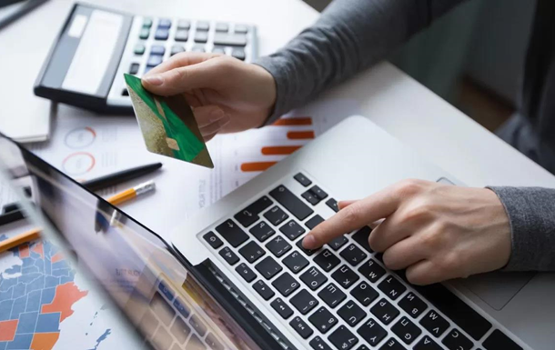 Платежі онлайн: який спосіб краде гроші, а який ні