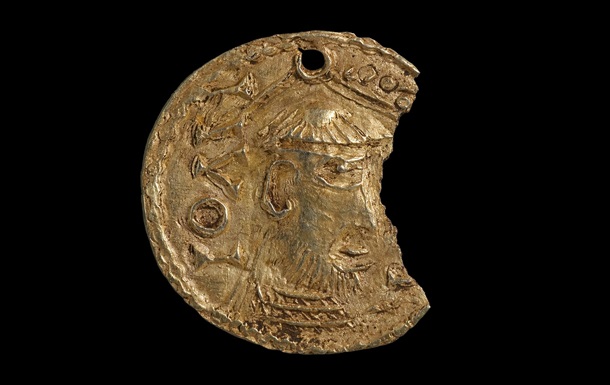 У Британії знайшли кулон IX століття із зображенням Івана Хрестителя