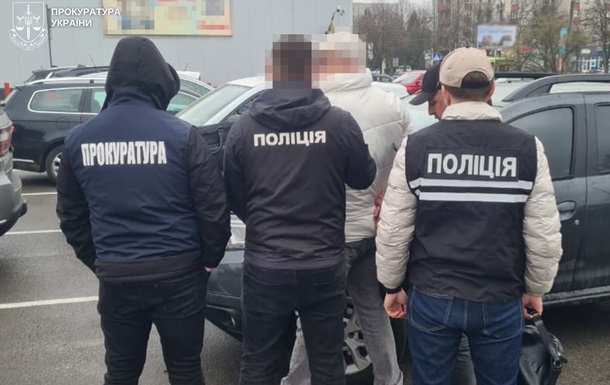 Львовский экс-доцент продавал  работу в Интерполе  для выезда за границу