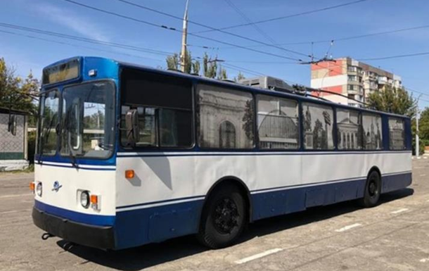 У Херсоні через обстріл РФ не працюють тролейбуси