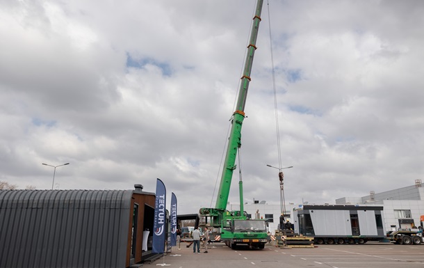 Будівельне шоу від HutJet: компанія змонтувала prefab-будинок за 8 годин