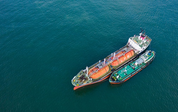 Россия продает подсанкционный СПГ со скидкой в 40% - СМИ