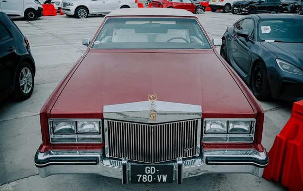 В Украине заметили редкий Cadillac Eldorado Biarritz 80-х годов