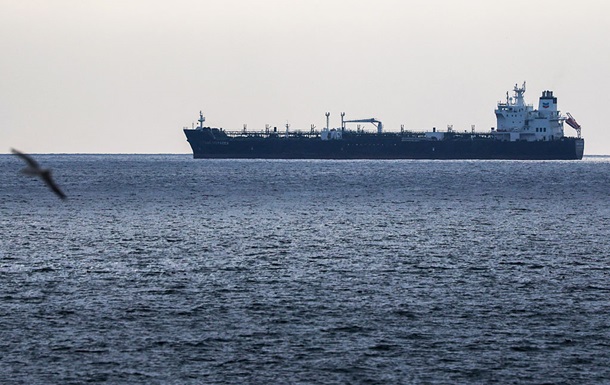 Через Ормузьку протоку пройшов російський танкер