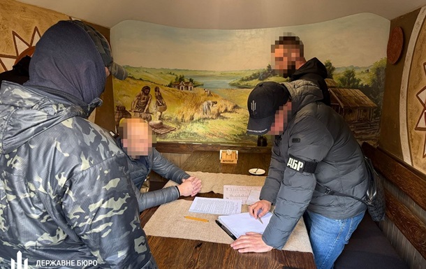 Посадовця УЗ взяли під варту за хабар у $100 тисяч