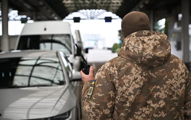 На границе Украины с Польшей образовались очереди