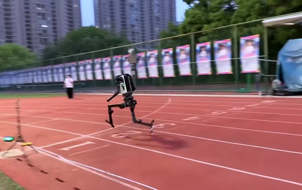 Китайский робот приблизился к рекорду скорости Усэйна Болта