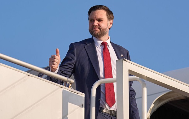 Венс назвал  шуткой  нападки Трампа на Папу Римского