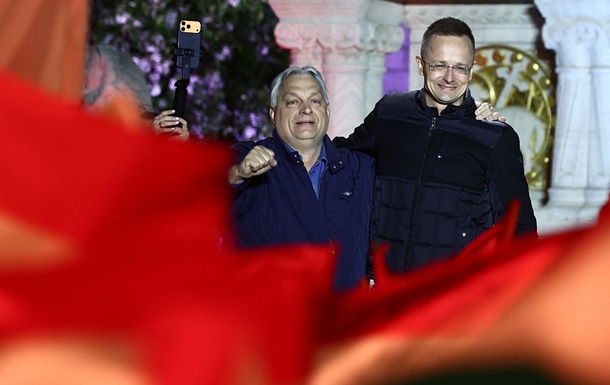 РФ замітає сліди. У Орбана знищують документиСюжет