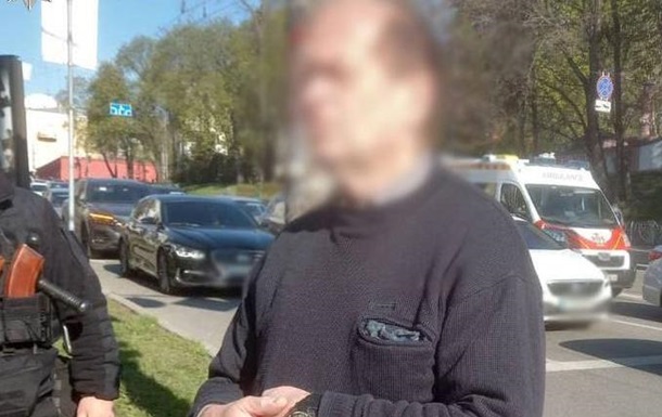 В Киеве задержали мужчину, который с ножом провоцировал конфликт