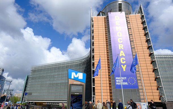 Стало известно, как Киев погасит кредит в €90 млрд