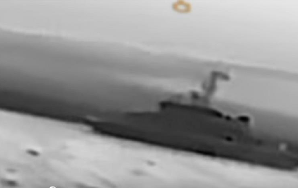 ВМС Украины поразили два катера РФ в Крыму