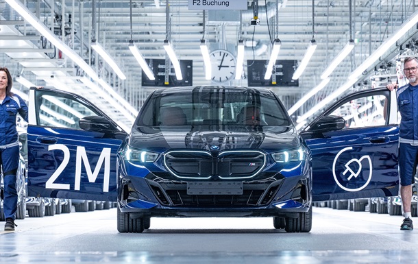 BMW випустила двохмільйонний електромобіль