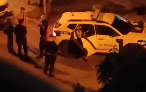 У Запоріжжі військовий влаштував стрілянину біля магазину