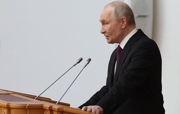  На фоне снижения : в России перестали публиковать рейтинг Путина