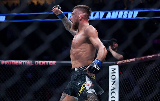 Украинец получил денежный бонус за победу в UFC