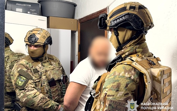 В Киеве раскрыли схему легализации иностранев- волонтеров 