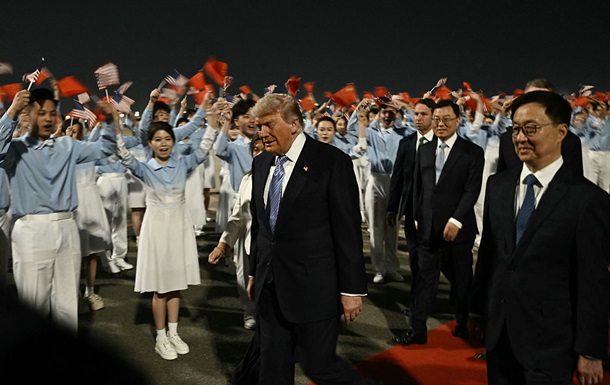 Впервые за 9 лет. Трамп приехал в Китай