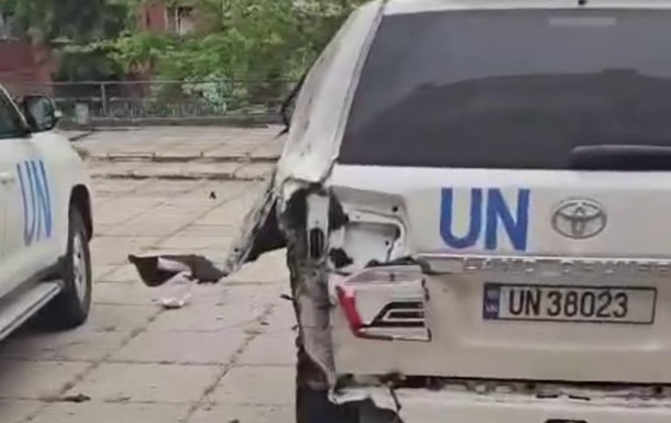 Дроны РФ атаковали Херсон: повреждены авто ООН, есть погибшая