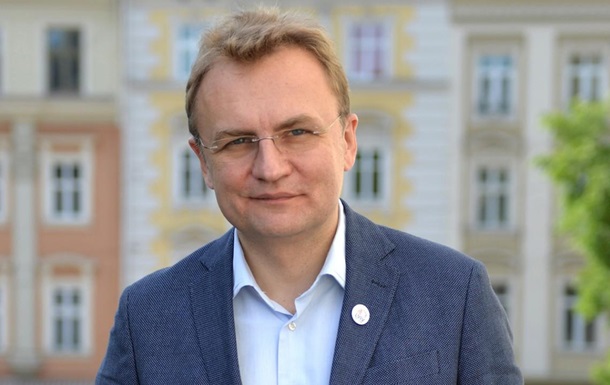 У Львові чоловік облив мера невідомою рідиною